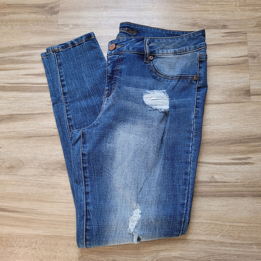 Distructed Slashed Jeans. Maurices Size Large Medium Wash.